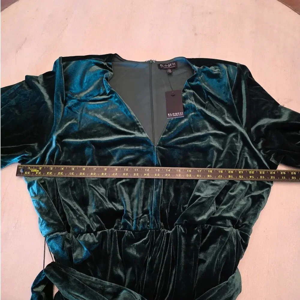 NWT Eloquii Tie Belt Wide Leg Velvet Jumpsuit Green SZ 24 Plus Size - Picture 6 of 7